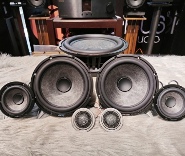 Sự Khác Biệt Giữa Loa Nguyên Bản Và Hệ Thống Cá Nhân Hóa – Từ Nghe Sang "Cảm"