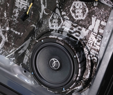 Nghệ Thuật Thưởng Thức Âm Thanh Trong Sự Tĩnh Lặng