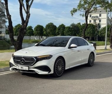 Mercedes-Benz E 300 AMG Lướt 5.000 Km: Tiết Kiệm Gần Nửa Tỷ Đồng