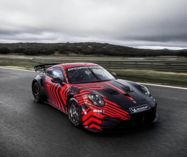 Porsche 911 GT4 R trình làng: Đồ chơi hơn 510 mã lực giá 10 tỷ