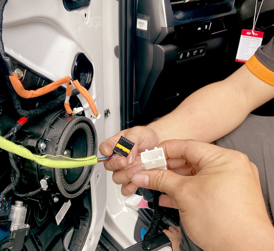 hyundai-grand-i10-co-tu-khoa-cua-khi-chay-khong