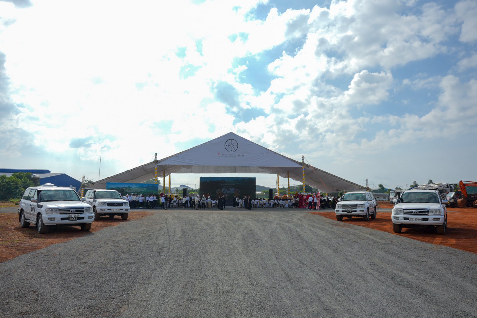 dan-toyota-land-cruiser-trung-nguyen-lo-dien-tai-dak-lak