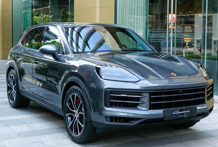 ma-xe-xanh-day-uy-lu-danh-gia-chi-tie-porsche-cayenne-e-hybrid
