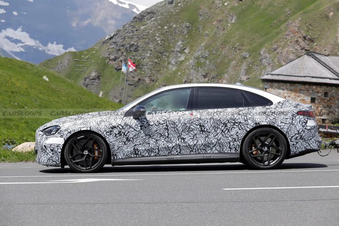 mercedes-amg-c-class-ev-lo-dien-tren-duong-thu