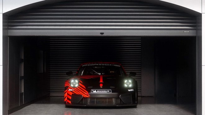 porsche-911-gt4-r-trinh-lang