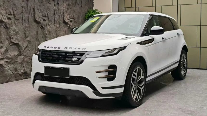 range-rover-evoque-l-giam-gia-soc-xa-hang