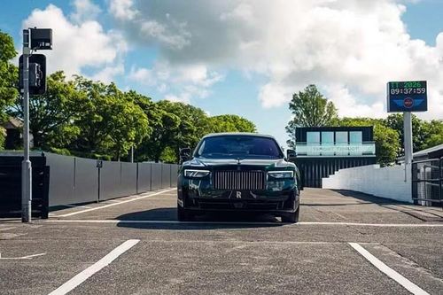 rolls-royce-ghost-black-badge-tourist-trophy-doc-ban