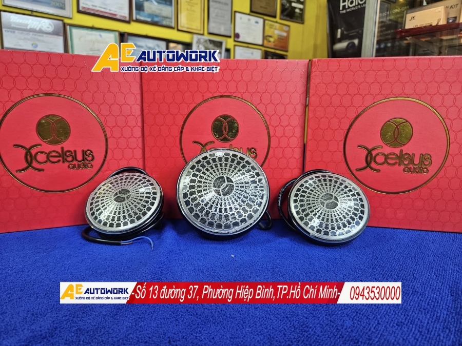 loa-taplo-chat-luong-cao-cho-xe-han