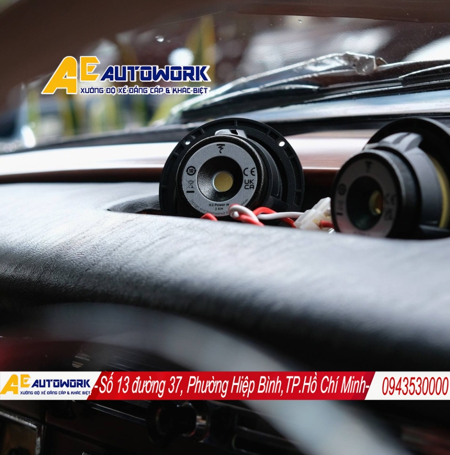 lap-loa-hertz-nghe-nhac-edm-cho-xe-hoi