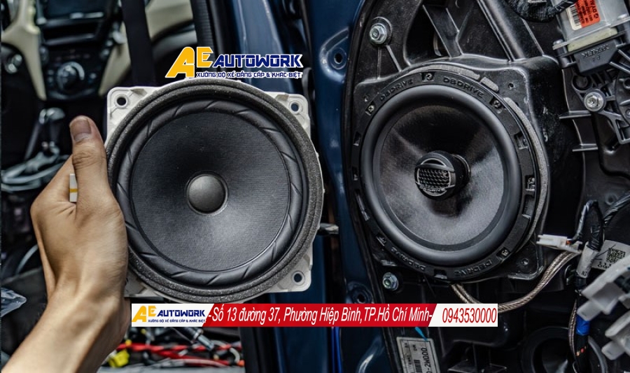 so-sanh-loa-hertz-va-loa-zin-theo-xe